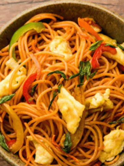 Egg Hakka Noodles